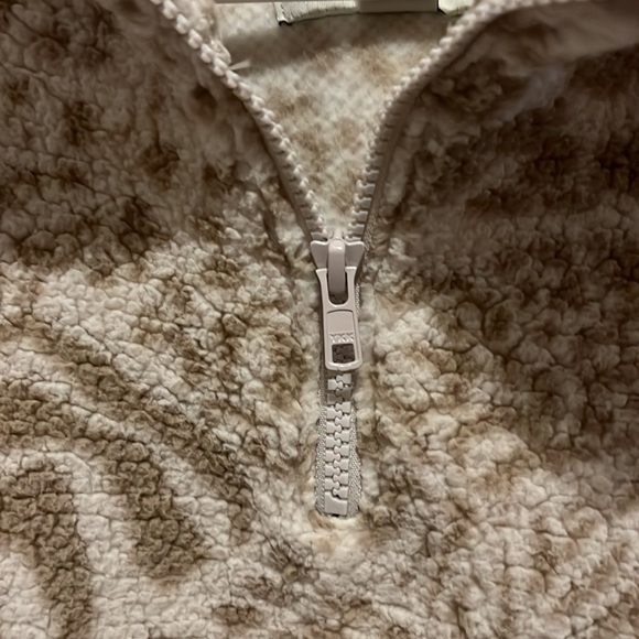 NWOT American Eagle Sweatshirt - Picture 3 of 5